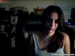 junge Mädchen ersten Sex vor der Webcam