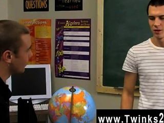 Homosexuell Twinks die niedlichen, jungen Menschen in der Klasse, nachdem alle sind
